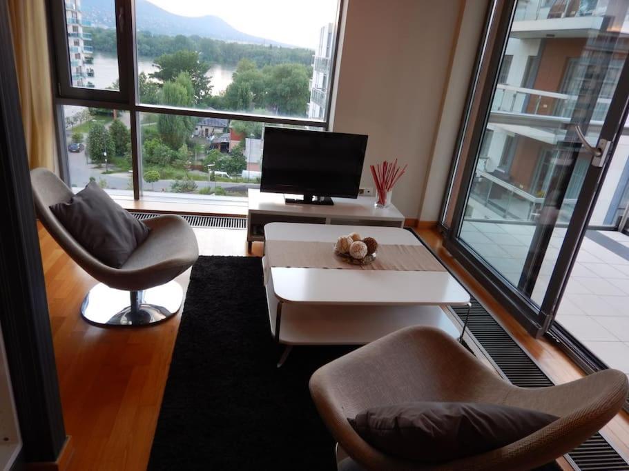 Imadnivalo Medences Hotellakas Szaunaval. Βουδαπέστη Εξωτερικό φωτογραφία